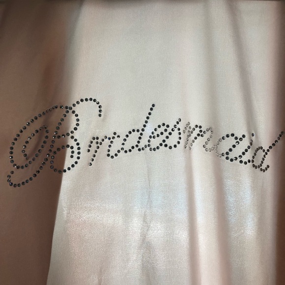 Robe - Picture 2 of 2